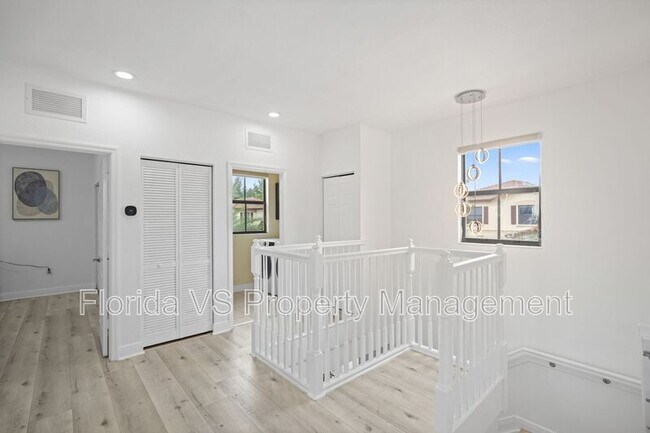 Building Photo - 10016 NW 89th Terrace