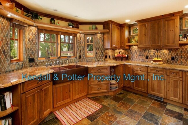 Building Photo - 508 Escalona Dr