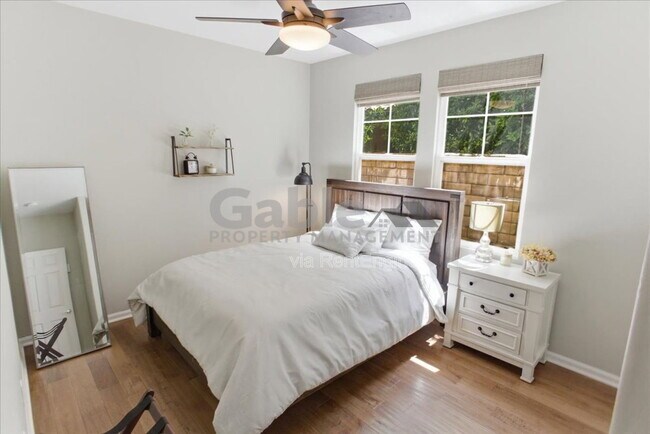 Building Photo - 26882 Greenleaf Ct