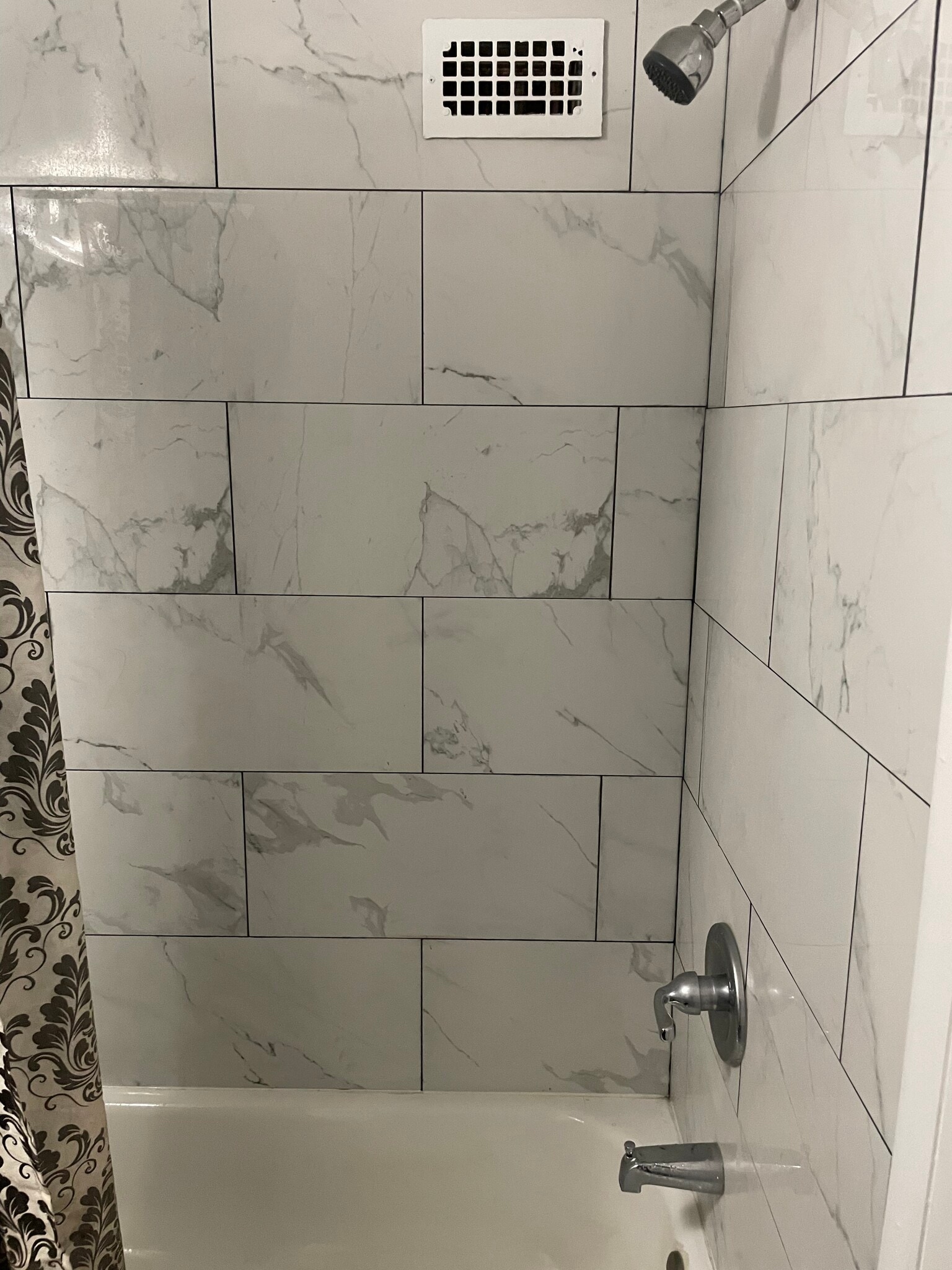 Shower - 4 Monroe St