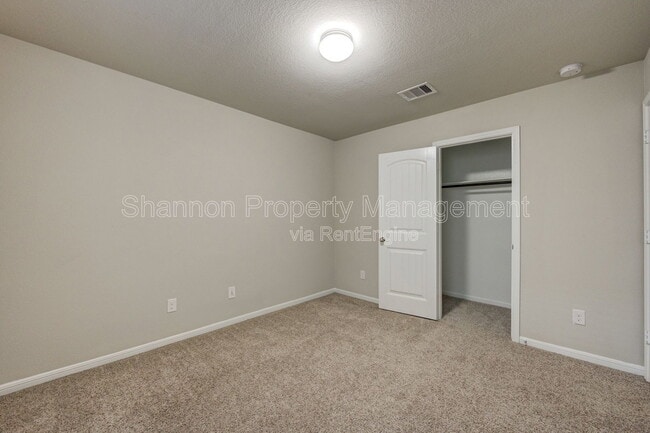 Building Photo - 8002 Carillon Way