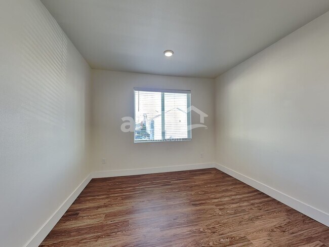 Building Photo - 19216 16th Ave Ct E