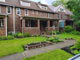 Building Photo - 755 Napier Ave