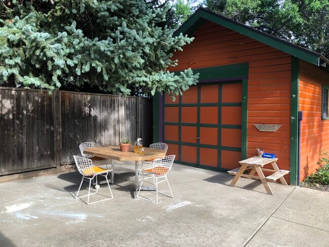 Building Photo - 1209 W Mountain Ave