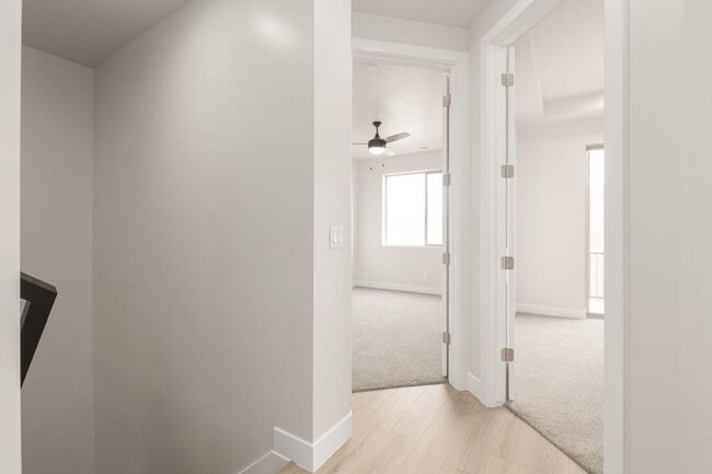 Building Photo - HURRICANE TOWNHOME!! Pet Friendly! Price Reduced!!