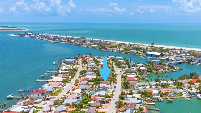 Primary Photo - 2173 W Vina Del Mar Blvd