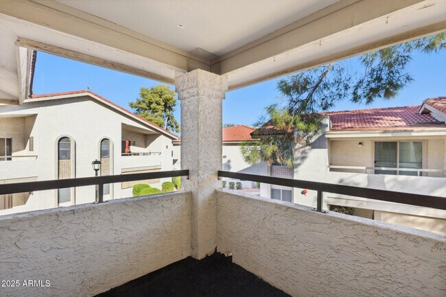 Building Photo - 10610 S 48th St