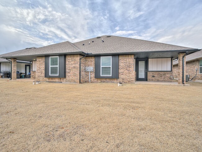 Building Photo - 5816 Goldfinger Rd