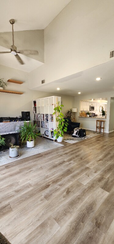 Building Photo - 1904 S Shannon Dr