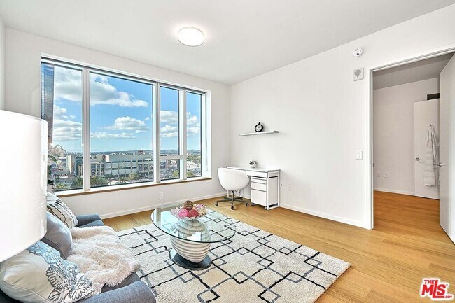 Building Photo - 889 Francisco St