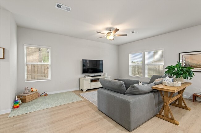 Building Photo - 123 Alset Dr