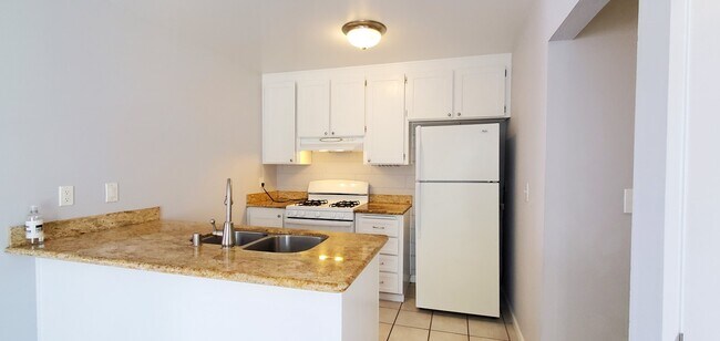 Building Photo - 33225 Lake Champlain Ct