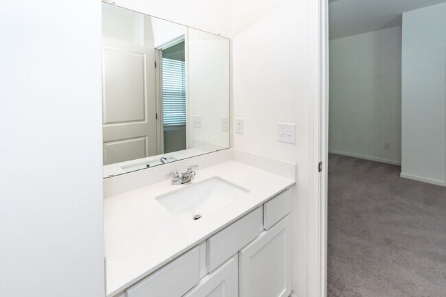 Building Photo - 713 Pisces Ln