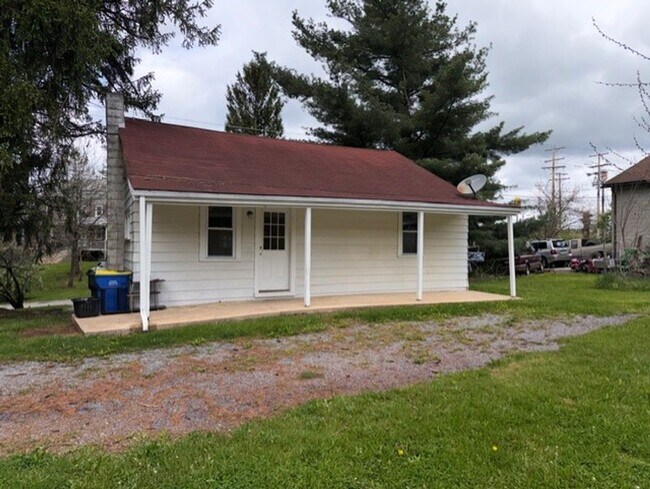 Building Photo - $1400 Ranch home for rent