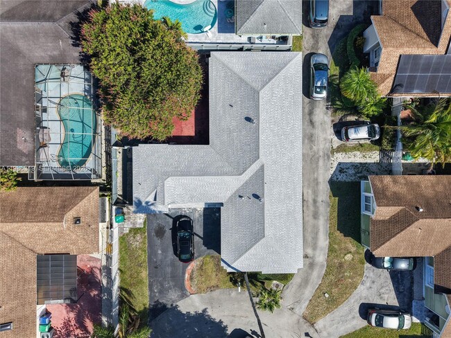 Building Photo - 10135 SW 139th Pl