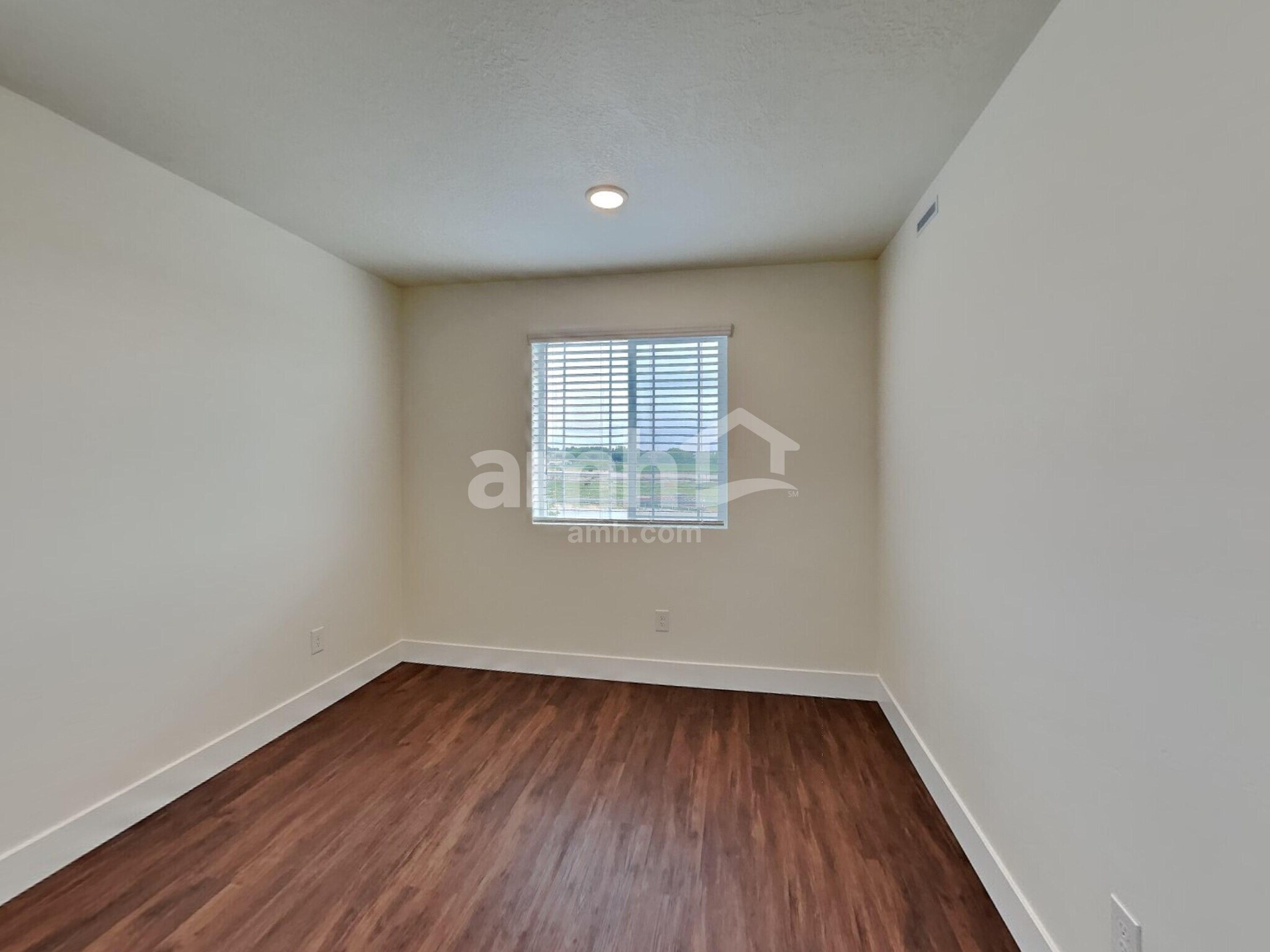 Building Photo - 10024 W Raleigh St