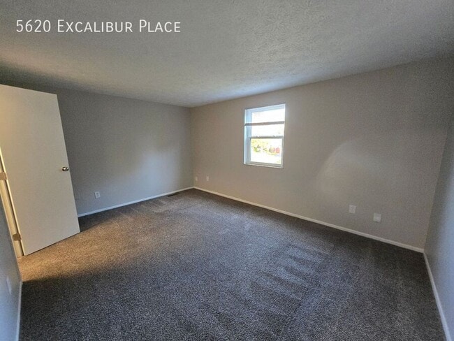 Building Photo - 5620 Excalibur Pl