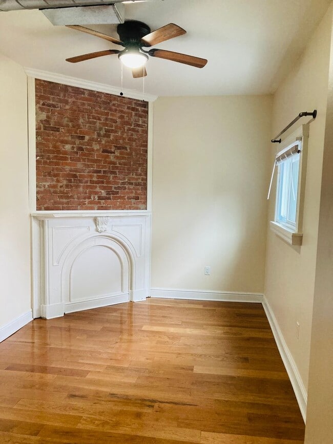 Building Photo - 1207 Reddour St