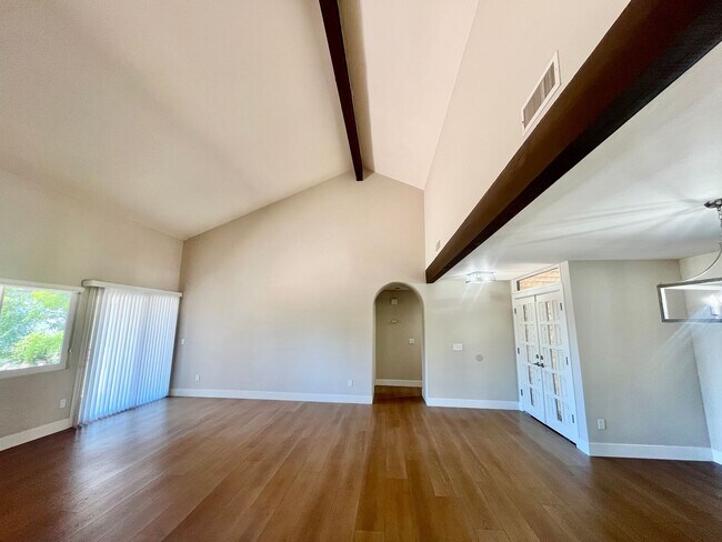 Building Photo - 17190 Tam O Shanter Dr