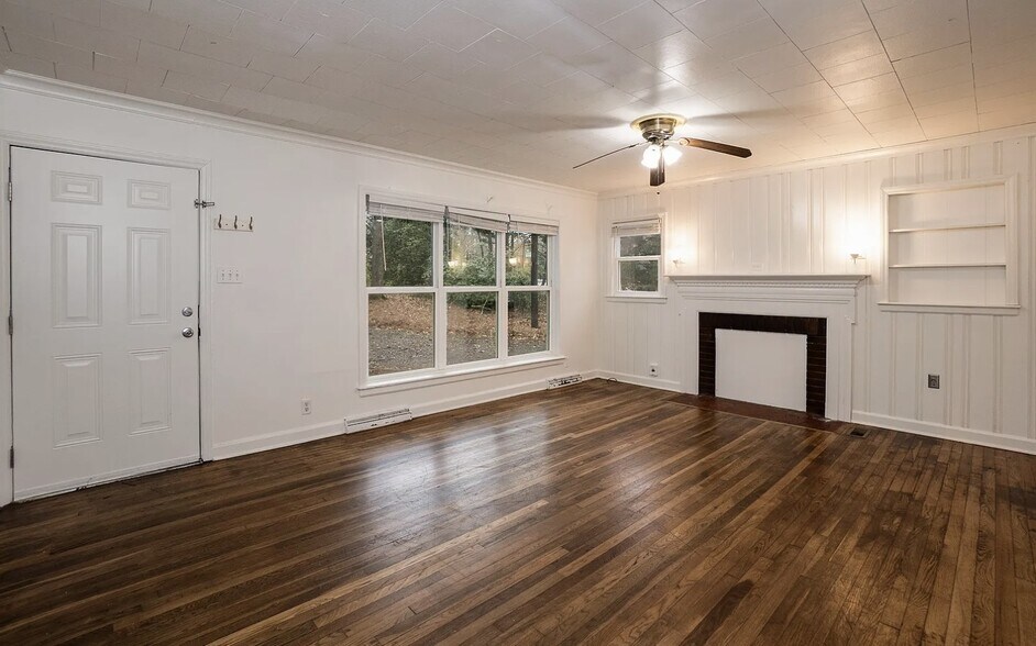 Building Photo - 1734 Legion Rd