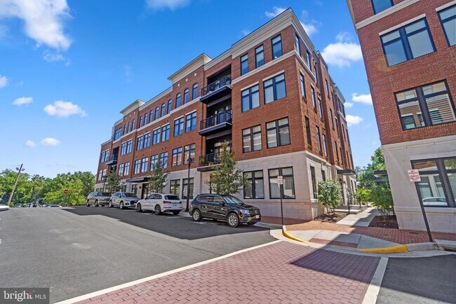 Building Photo - 5 Stationmaster St SE