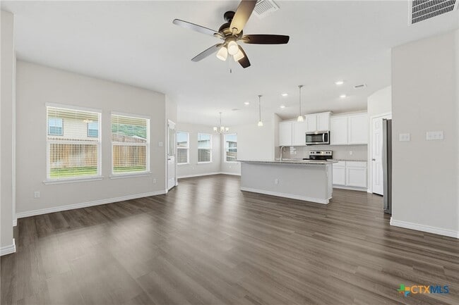 Building Photo - 110 Ayla Marie Dr