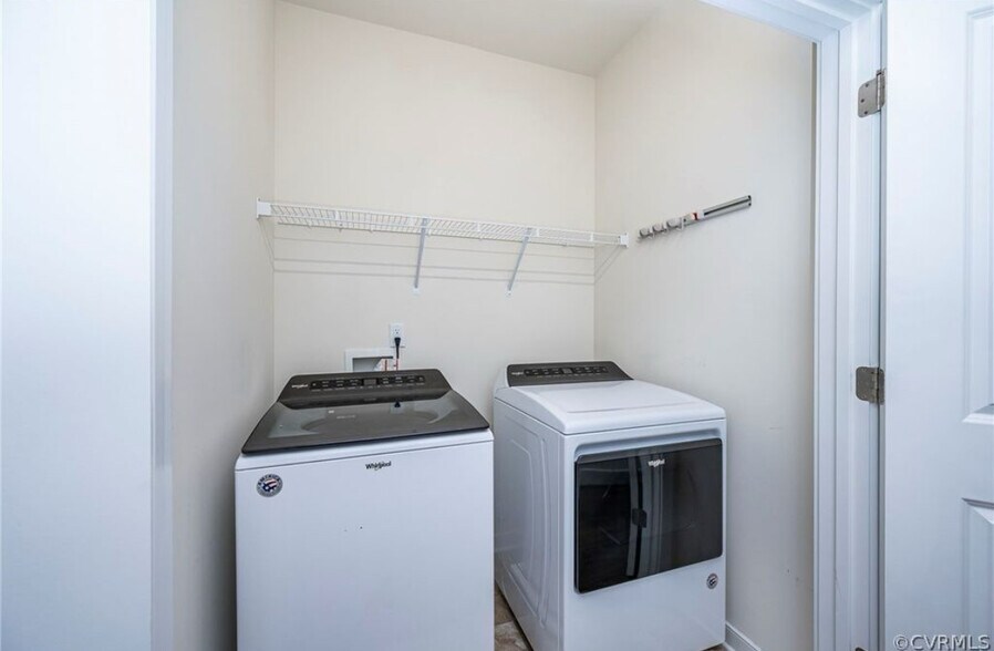Washer and dryer on 2nd floor - 2008 Libbie Lake West St