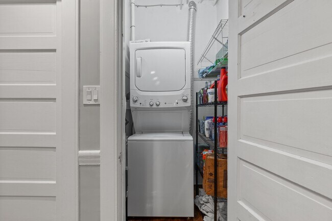 Building Photo - 195 Saint Paul St