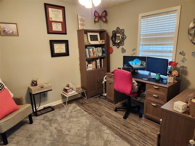 Building Photo - 9513 Greythorne Way