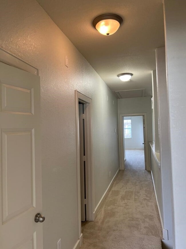 Building Photo - 2865 Westhollow Dr