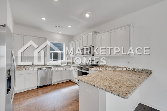 Building Photo - 5030 Pike Lp