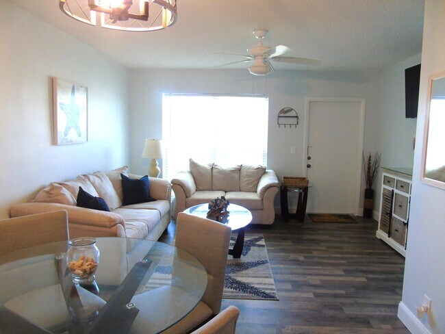 Building Photo - 309 Circle Dr S