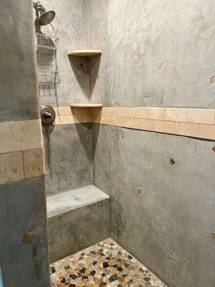 Building Photo - 10748 Charnock Rd