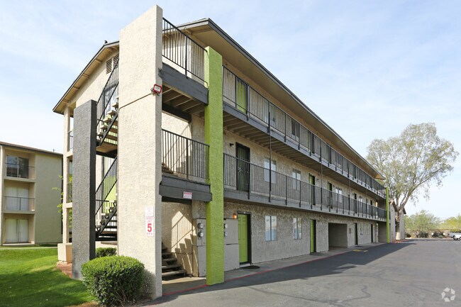 Building Photo - Contempo 15/Desert Sands