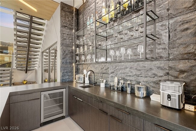 Building Photo - 5394 Succulent Rose Dr