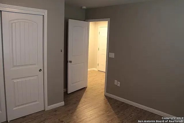 Building Photo - 10418 Legacy Hl