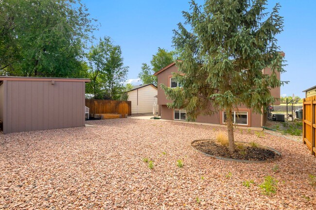 Building Photo - 3117 Moonbeam Cir S