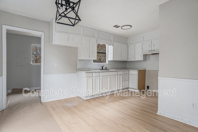 Building Photo - 784 15th Ct NW