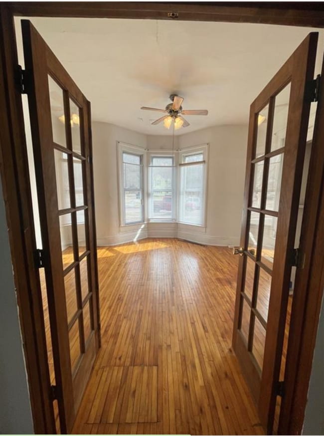 Building Photo - 4 bed 2 bath near UWEC available June 1st!...