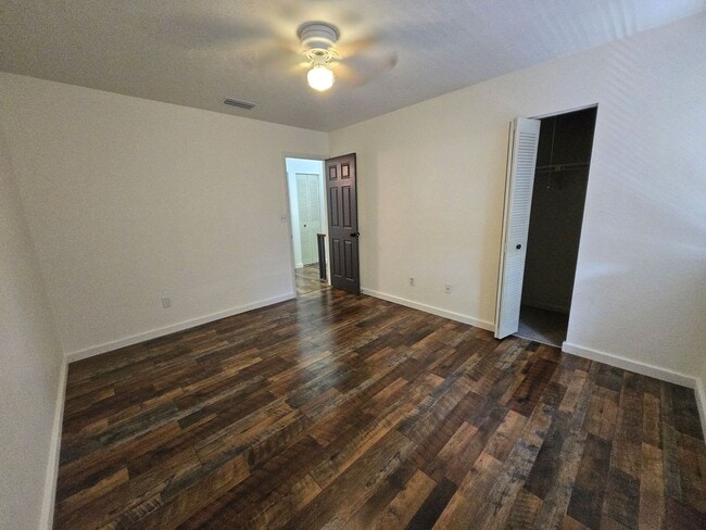 Building Photo - 2/1.5 in Foxmoor!