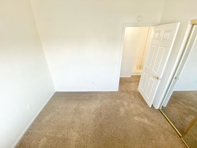 Building Photo - SPECTACULAR 2 STORY HOME 3 BEDROOM 2.5 BAT...