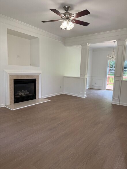 Building Photo - 4101 Woodbury Terrace NW