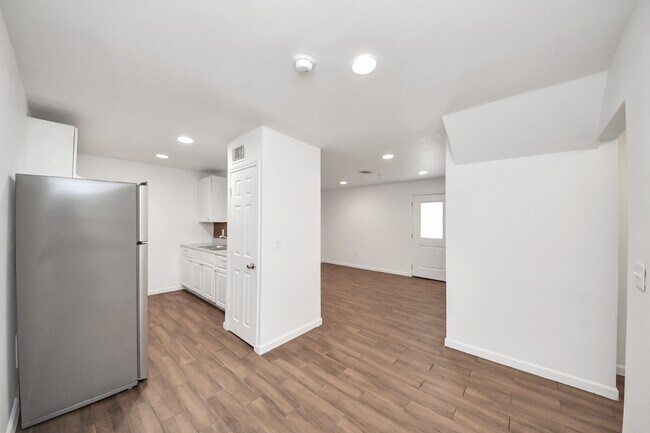 Building Photo - 12068 Beechnut St