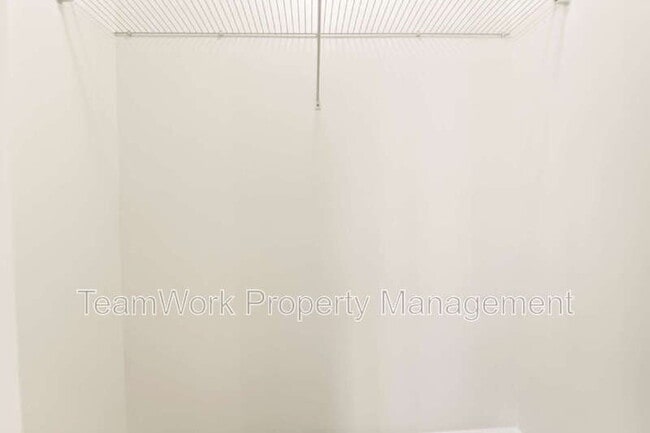 Building Photo - 131 Boone St