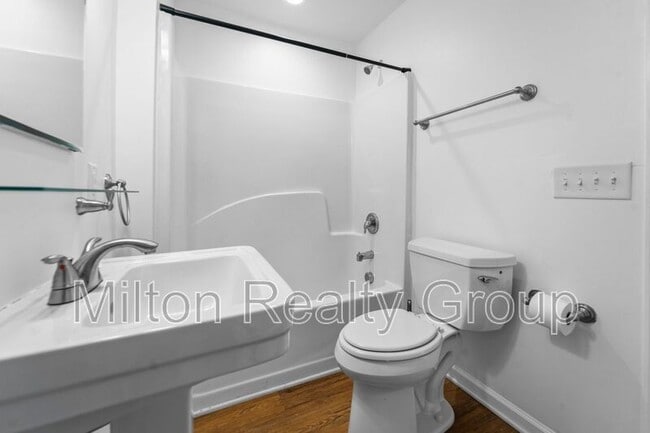 Building Photo - 93 W Hamer St