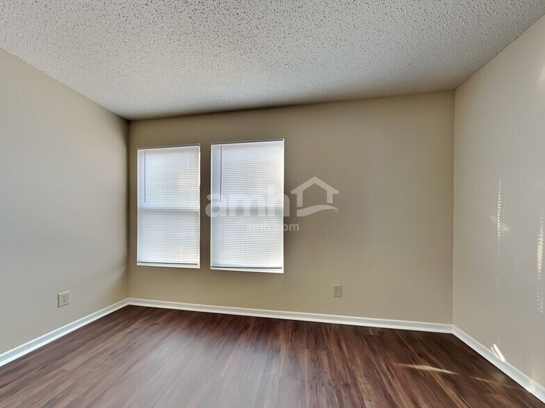 Building Photo - 1212 N Aberdeen Dr