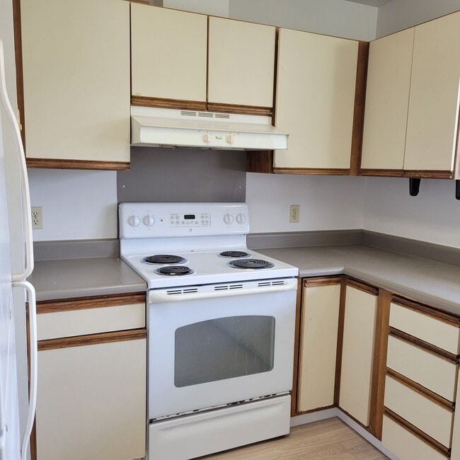 Building Photo - L756ach (REOM)