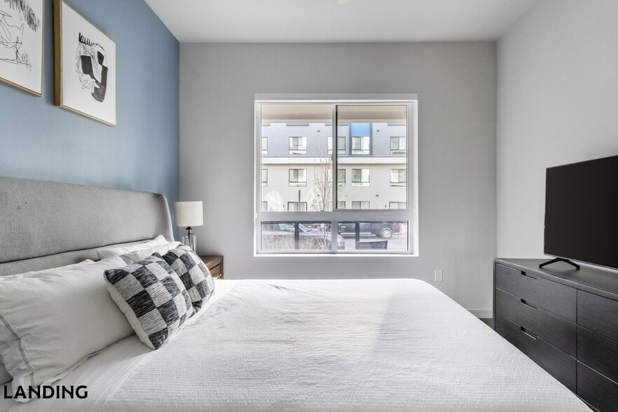 Building Photo - 2060 Experience Ave