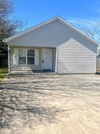 Building Photo - Cute Bungalow Convenient to Shopping & Restaurants!