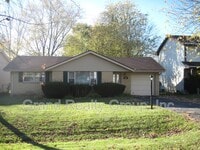 Building Photo - 608 Deerpath Dr